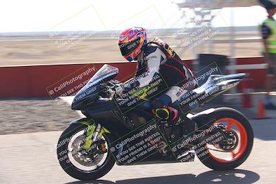 media/Nov-03-2025-Lets Ride (Mon) [[4d74c1c4d3]]/B Group/Grid/